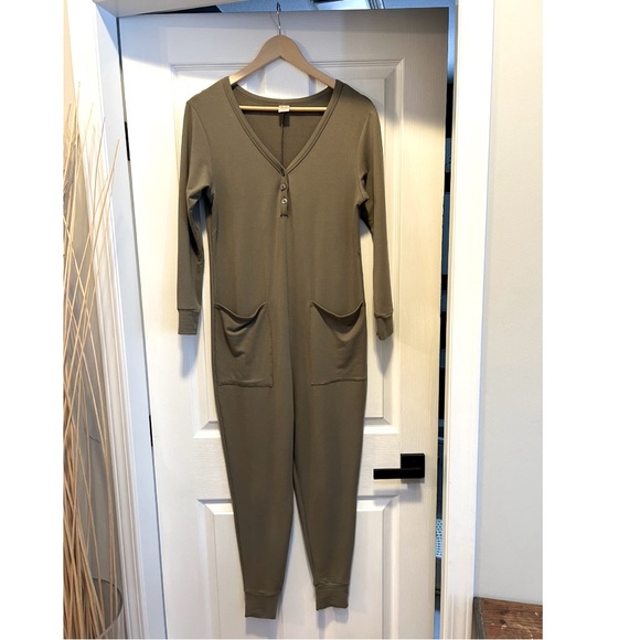 Smash & Tess Wednesday Romper in Olive. - Picture 3 of 4